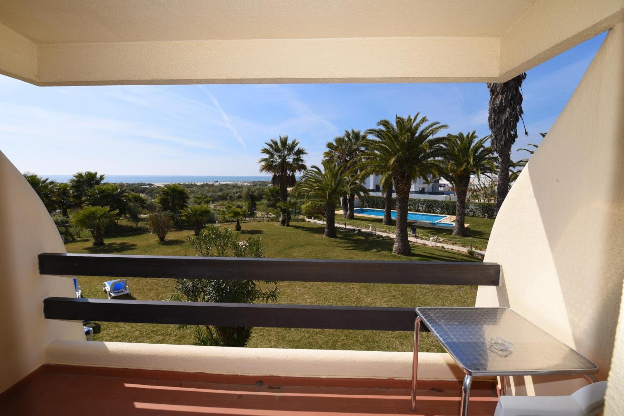 Praia Da Lota Resort - Beachfront Hotel Manta Rota Luaran gambar