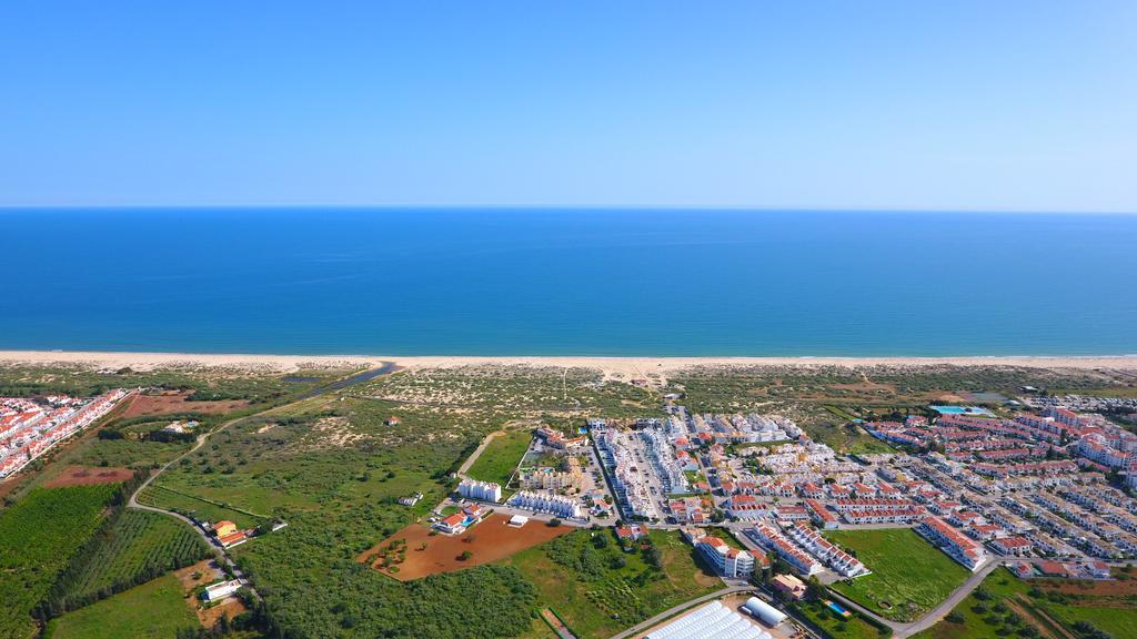 Praia Da Lota Resort - Beachfront Hotel Manta Rota Luaran gambar