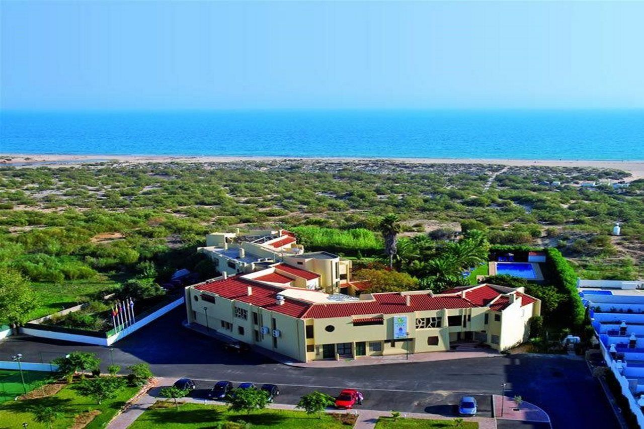 Praia Da Lota Resort - Beachfront Hotel Manta Rota Luaran gambar